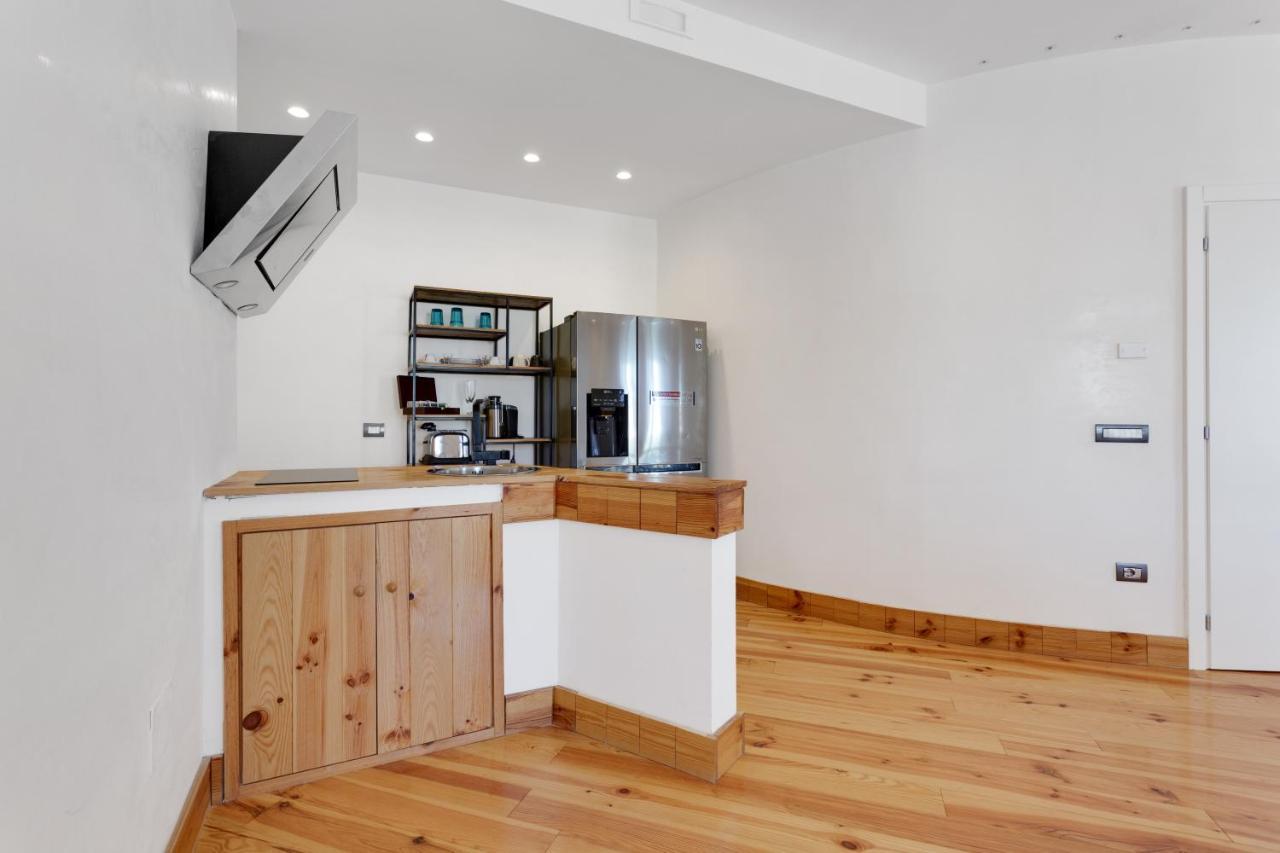 Mayfair Lifestyle Suites By Babylon Stay Napels Buitenkant foto