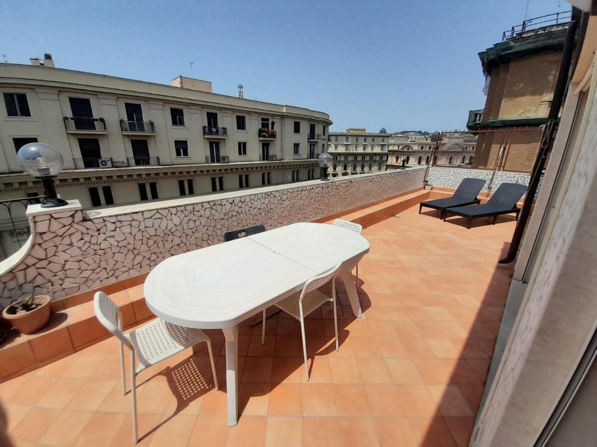 Mayfair Lifestyle Suites By Babylon Stay Napels Buitenkant foto
