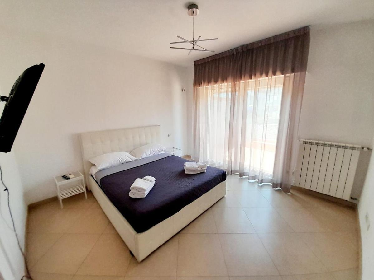 Mayfair Lifestyle Suites By Babylon Stay Napels Buitenkant foto