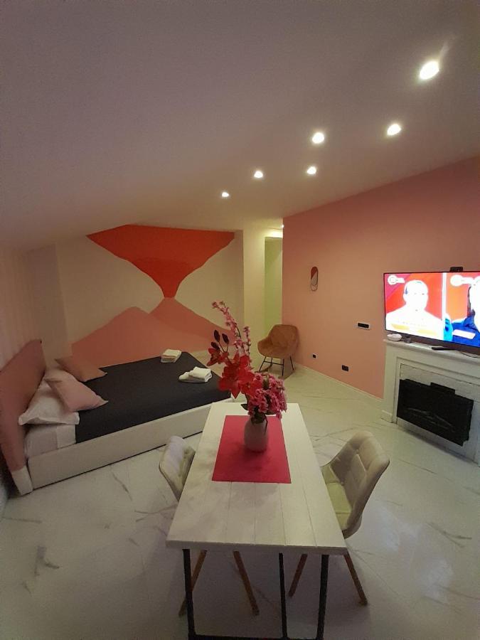 Mayfair Lifestyle Suites By Babylon Stay Napels Buitenkant foto