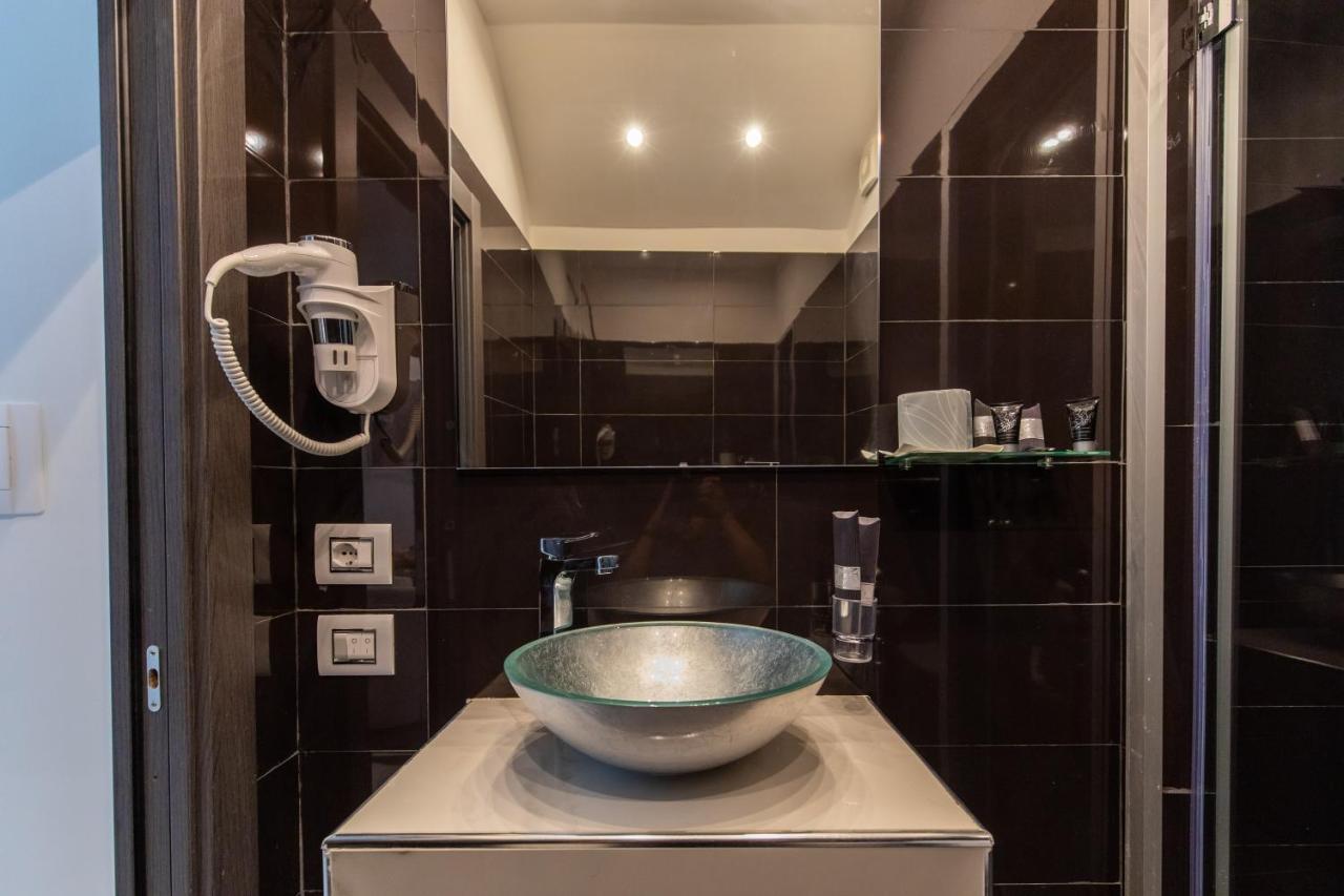 Mayfair Lifestyle Suites By Babylon Stay Napels Buitenkant foto