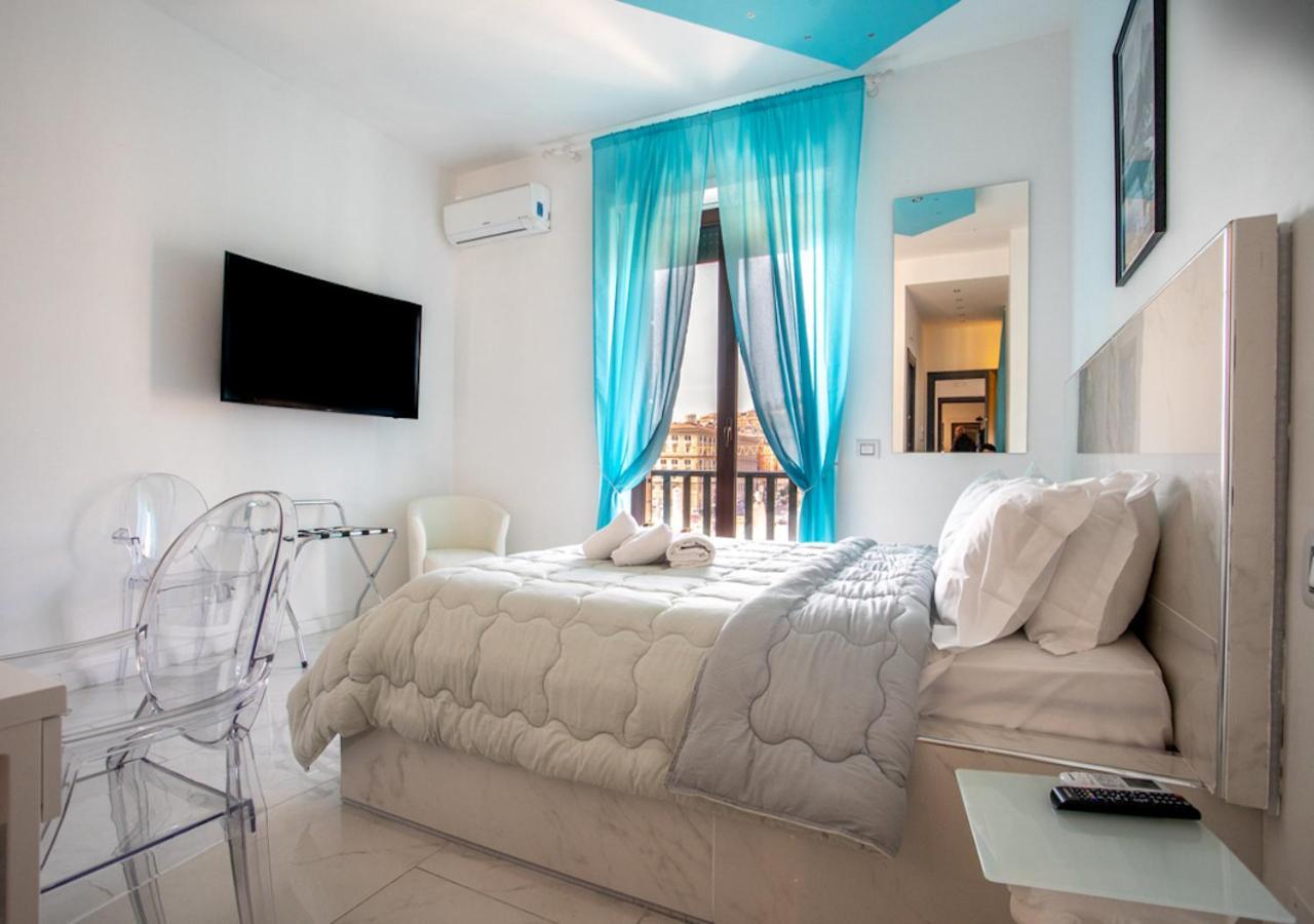 Mayfair Lifestyle Suites By Babylon Stay Napels Buitenkant foto