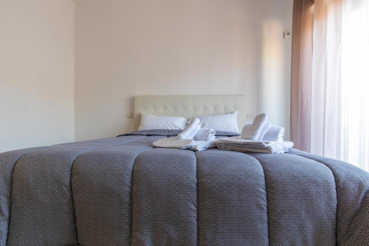 Mayfair Lifestyle Suites By Babylon Stay Napels Buitenkant foto