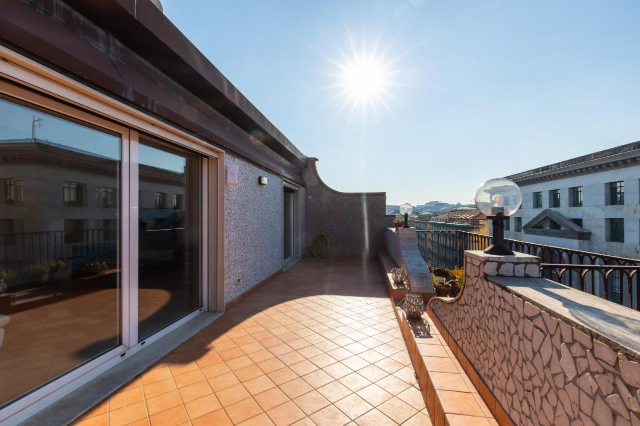 Mayfair Lifestyle Suites By Babylon Stay Napels Buitenkant foto